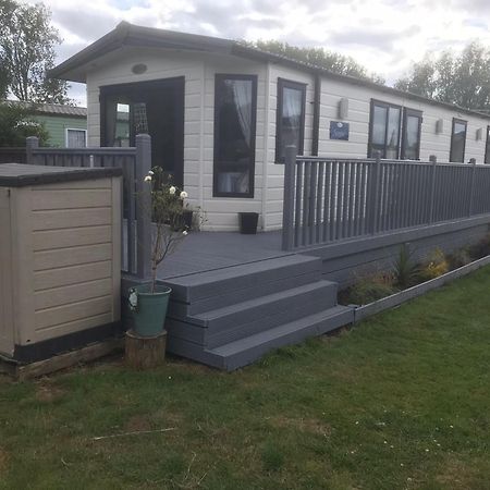 Beautiful 2 Bedroom Caravan On Billing Aquadrome Northampton Exterior foto