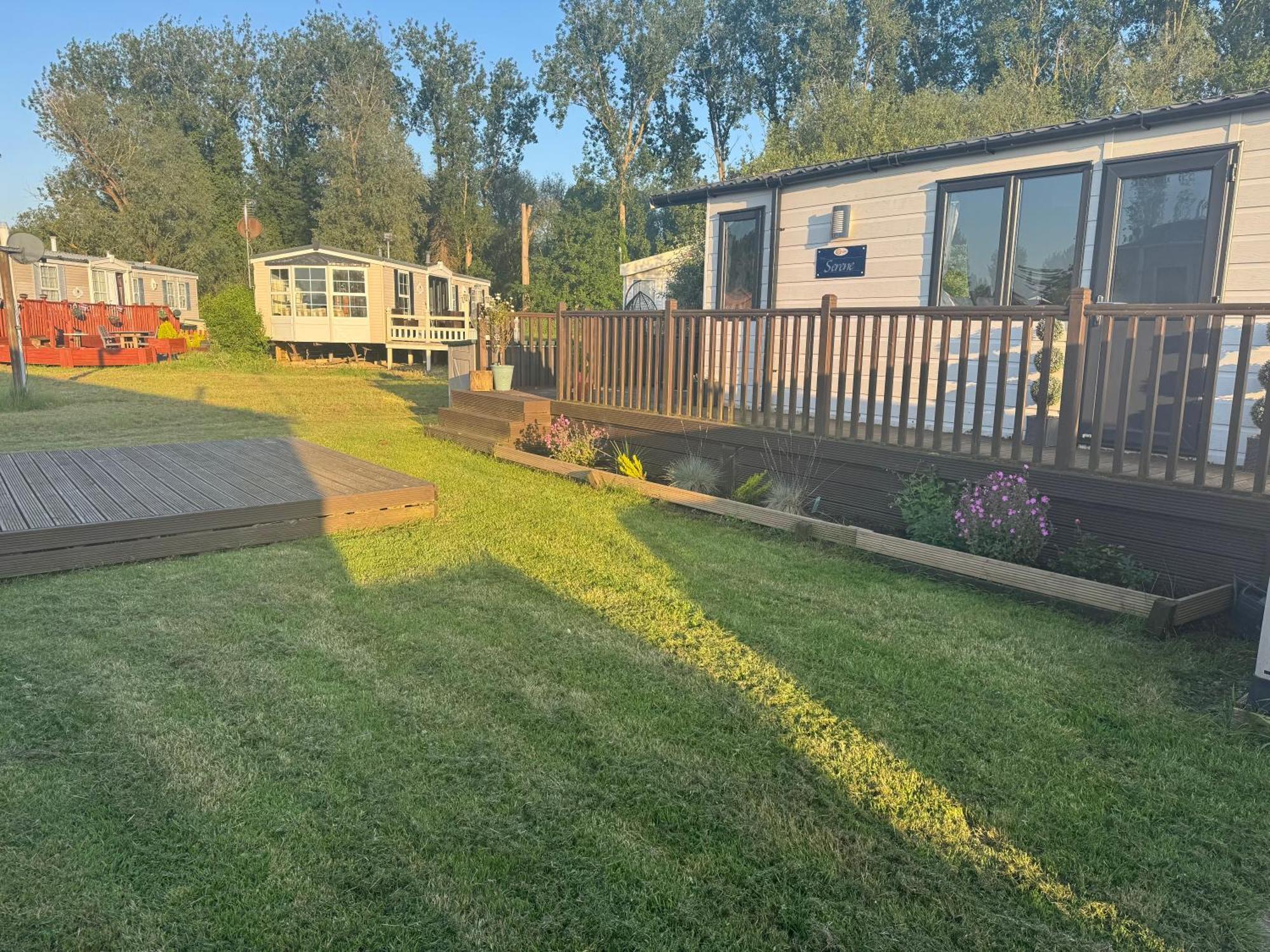 Beautiful 2 Bedroom Caravan On Billing Aquadrome Northampton Exterior foto